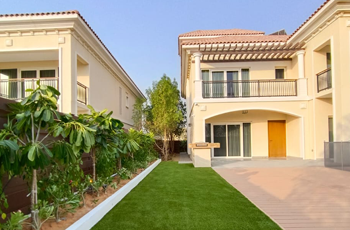 artificial-grass-house-wall