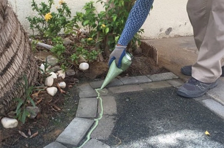 artificial grass installation process dubai uae 09.webp